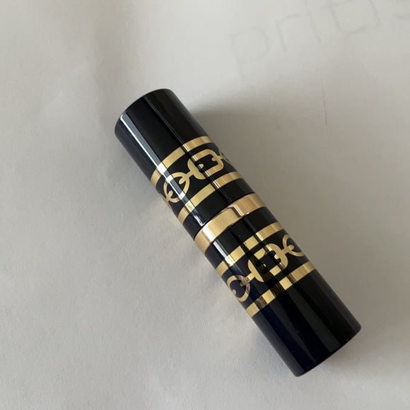 Lipstick - Picture 2 of 4